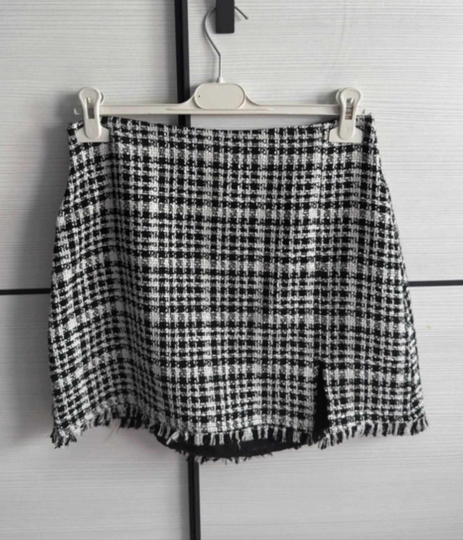Falda de tweed de cuadros de Stradivarius (Talla 40) 